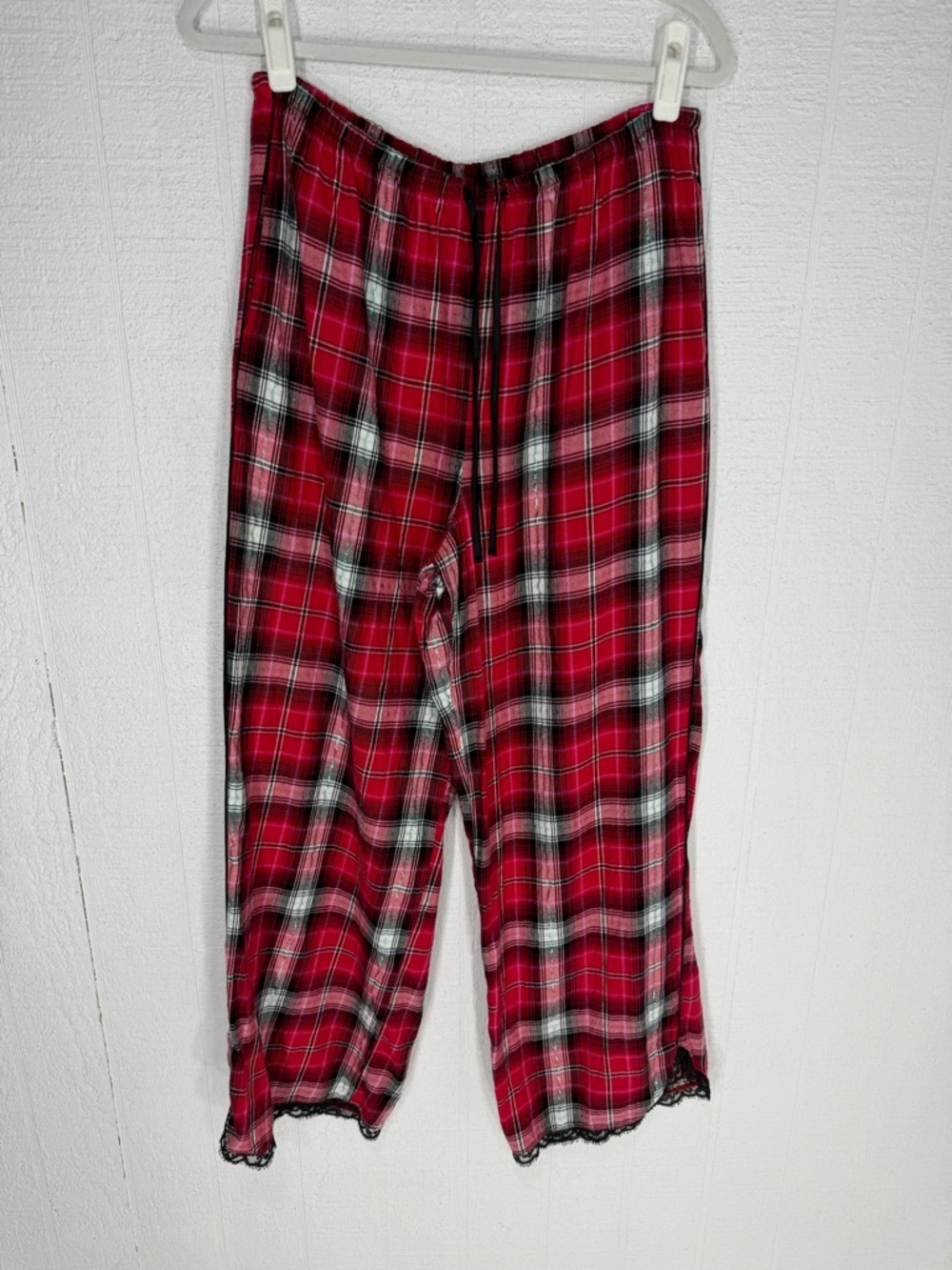 Victoria’s Secret Red Plaid long pajama pants size L